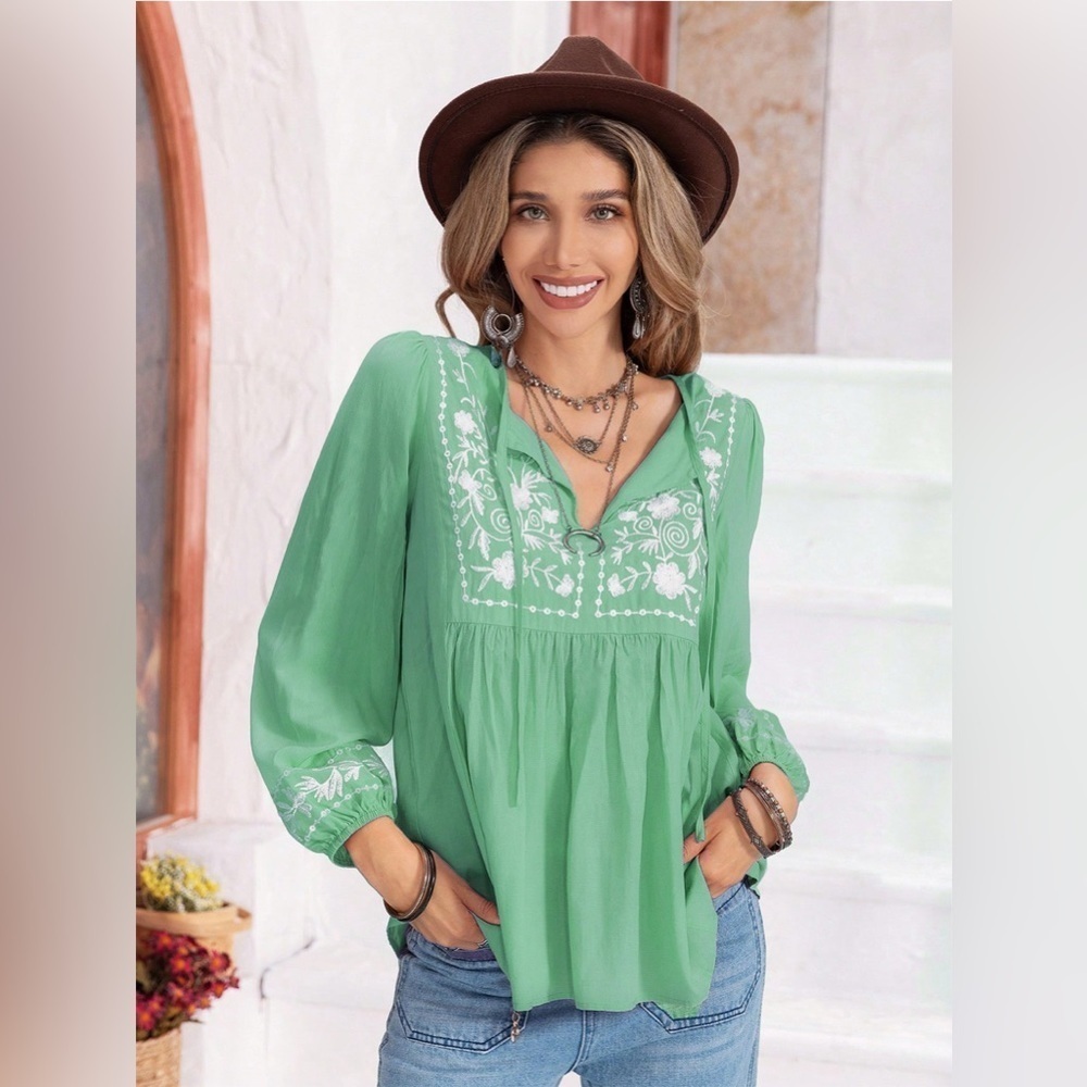 Graceful Floral Charm Balloon Sleeve Blouse